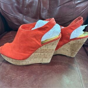 Orange wedges size 9.5